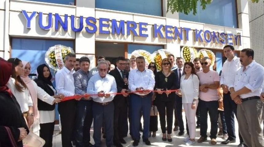 Yunusemre Kent Konseyi Yeni Binası T&ouml;renle Hizmete Girdi