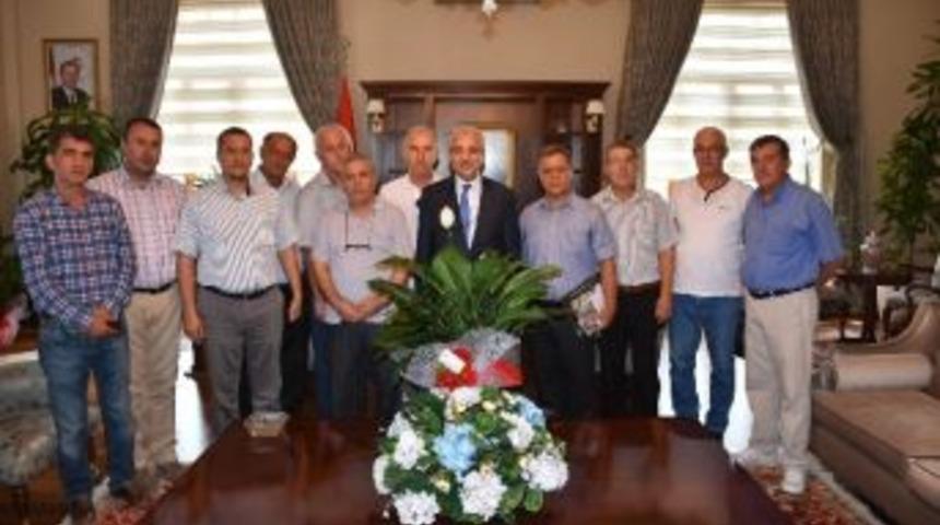 Manisa Balkanlar K&uuml;lt&uuml;r Dayanışma Derneğinden Vali G&uuml;ven&ccedil;er&rsquo;e Ziyaret