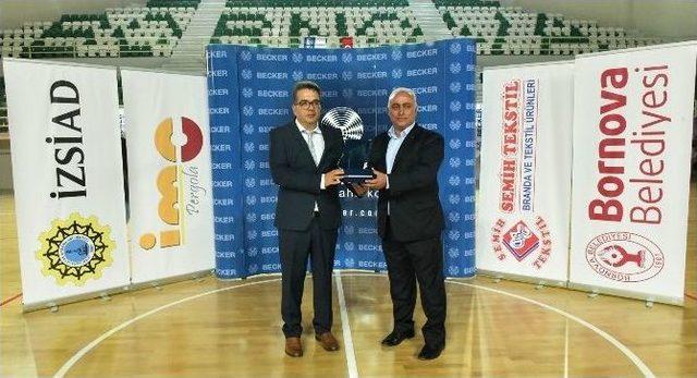 ’becker Kararver Cup’ta Kupa Bornova Beckerspor’ Un