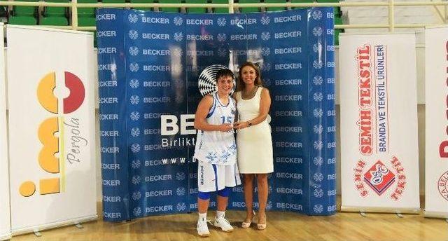 ’becker Kararver Cup’ta Kupa Bornova Beckerspor’ Un