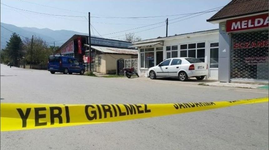 Bı&ccedil;akla Dehşet Sa&ccedil;tı: 1 &Ouml;l&uuml;, 6 Yaralı