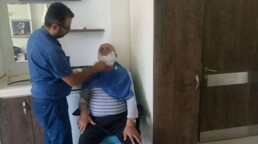 Hastanede Bayram Tıraşı