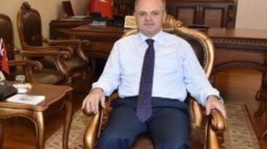 Vali &Ccedil;akacak, Kurban Bayramı&rsquo;nı Kutladı