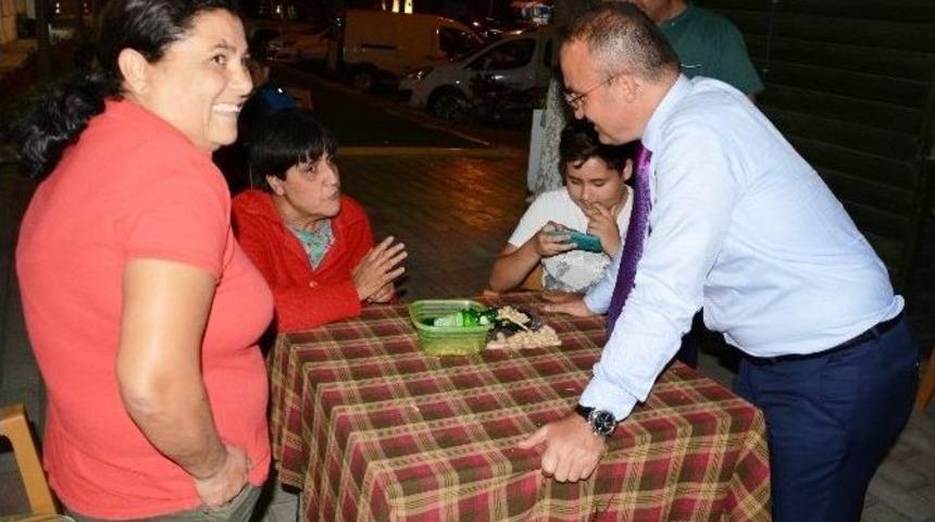 Turan, Ezine İl&ccedil;esinde Vatandaşlarla Birlikte Oldu