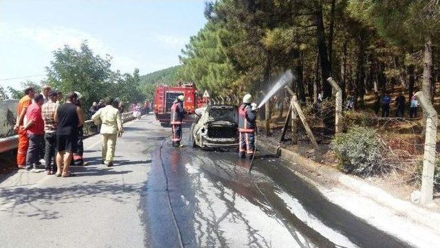 (özel Haber) Seyir Halindeki Otomobil Alev Aldı