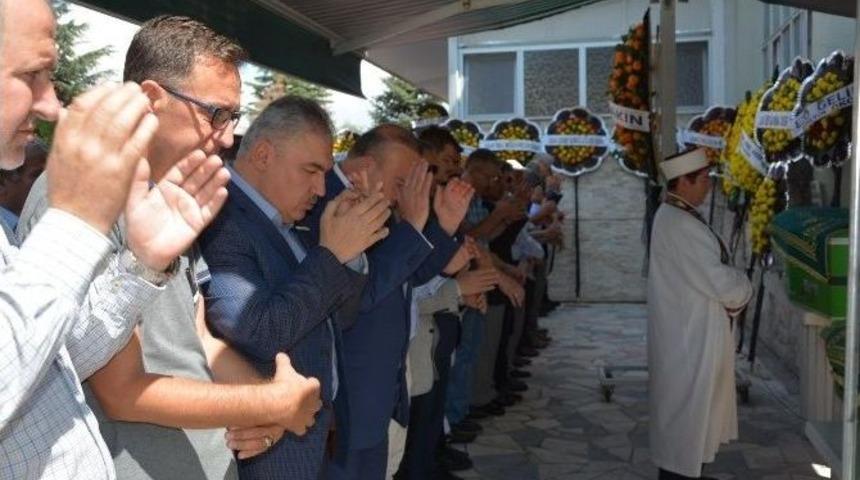 Uşak Basını &rsquo;taşkın Babası&rsquo;nı Toprağa Verdi