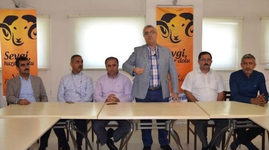 Esenlik Ailesi Geleneksel Bayramlaşmada Bir Araya Geldi