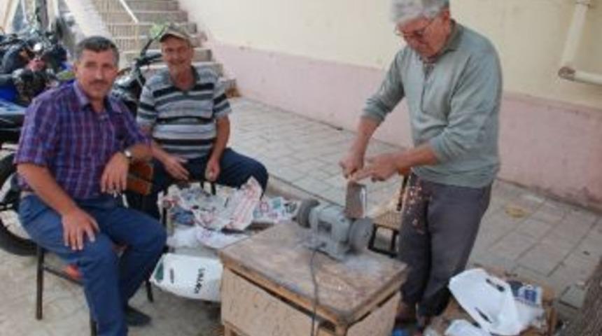 Bı&ccedil;ak Ve Satırlar Bayrama Hazır