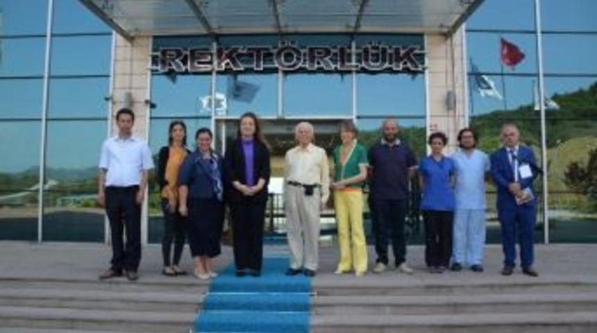 D&uuml;nyaca &Uuml;nl&uuml; Bilim İnsanı Gazi Yaşargil D&uuml;zce &Uuml;niversitesinde