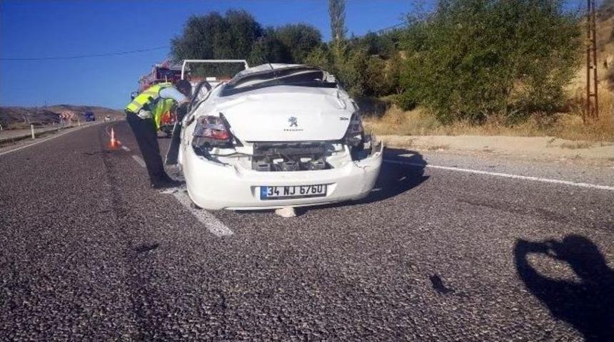 Sivas&rsquo;ta Trafik Kazası: 2 Yaralı