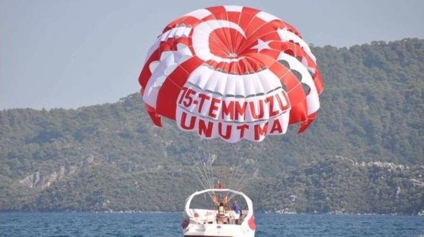 15 Temmuzun Unutulmaması İ&ccedil;in G&ouml;ky&uuml;z&uuml;nden Mesaj Verdiler