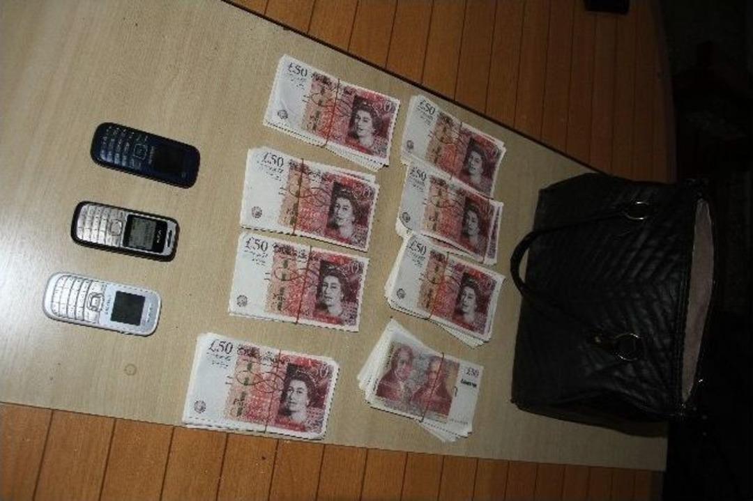 Gurbet&ccedil;i Jandarma İle İşbirliği Yaparak Dolandırıcıları Yakalattı