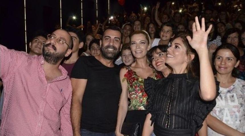 El Değmemiş Aşk&rsquo;ın İzmir Galası Yapıldı