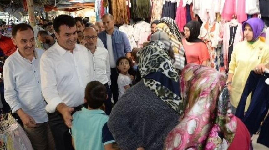 Osmangazi Belediye Başkanı Mustafa D&uuml;ndar, Bayram &Ouml;ncesi Esnafı Ziyaret Etti
