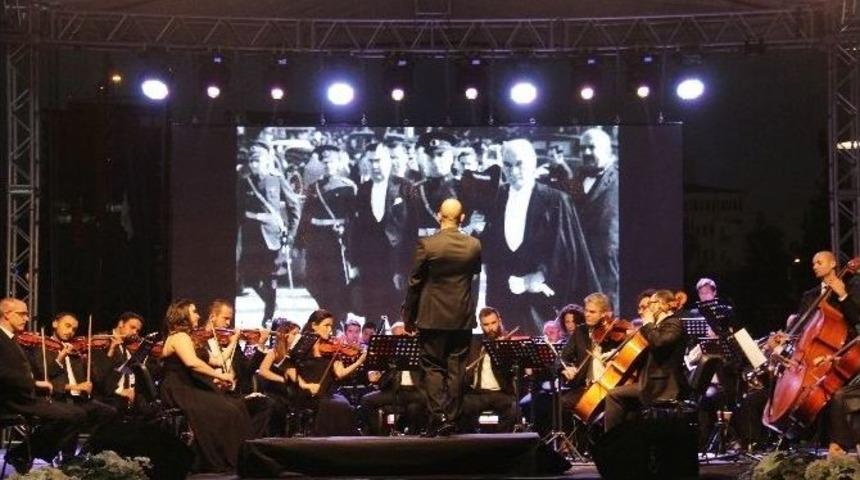 &Ccedil;ankaya Filarmoni Orkestrası B&uuml;y&uuml;ledi