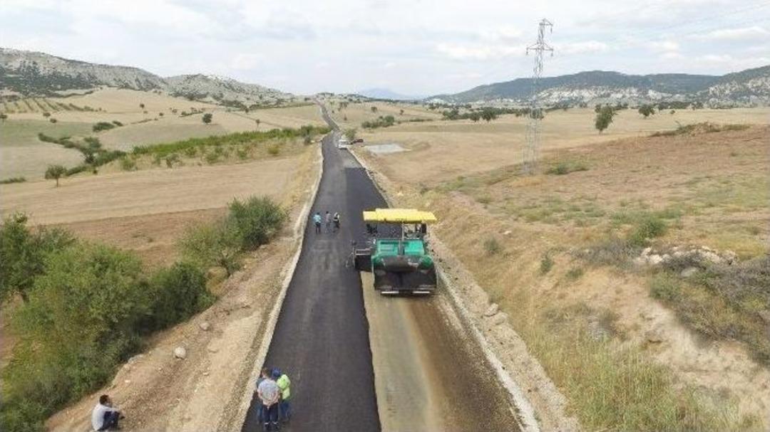 Selendi Ve Kula Arasındaki Yol Asfaltlanıyor