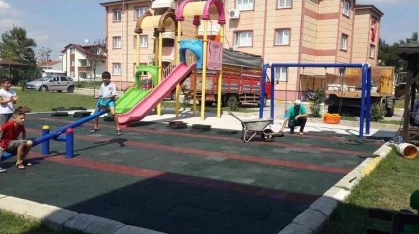 Kartepe&rsquo;de Parklar Bayram &Ouml;ncesi Bakıma Alındı