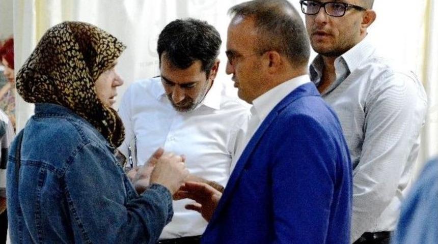 Turan, Acil Servis&rsquo;te Yatan Hastaları Ziyaret Etti