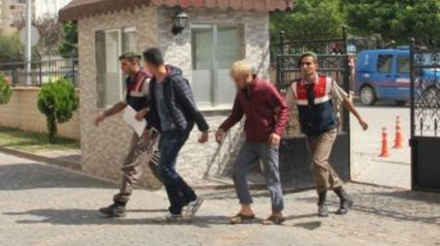 &Ccedil;akıl &Ccedil;alarken Yakalandılar