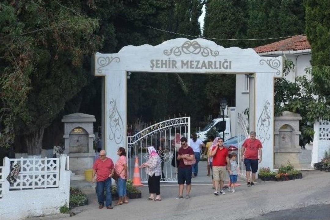 Sinop&rsquo;ta Arefe G&uuml;n&uuml; Kabir Ziyaretleri Yapıldı