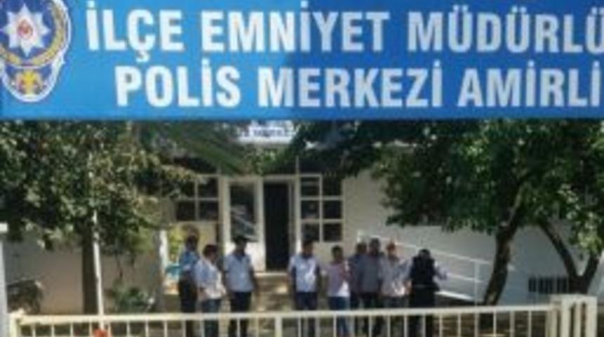 İzmir&rsquo;de Dolandırıcılık Şebekesine Operasyon