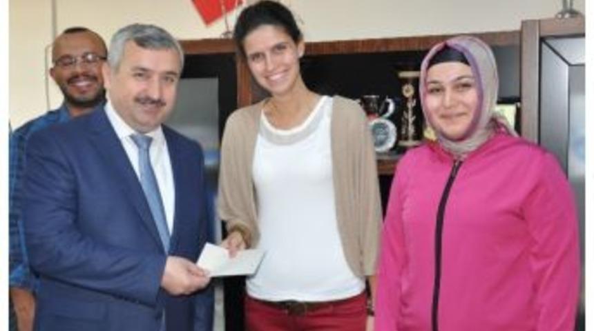 K&ouml;rfez Belediyesi, Bayram &Ouml;ncesi &Ccedil;alışanların Maaşlarını Yatırdı