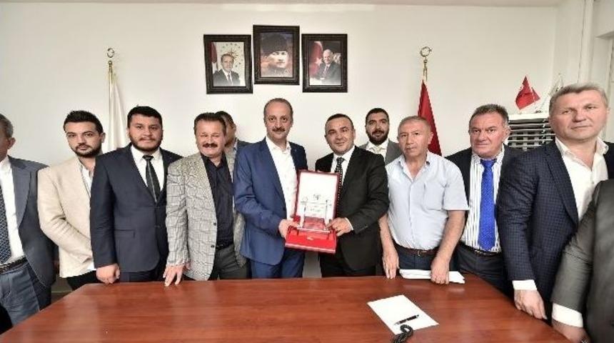 Mamak Belediye Başkanı Akg&uuml;l M&uuml;teahhitlerle Bir Araya Geldi