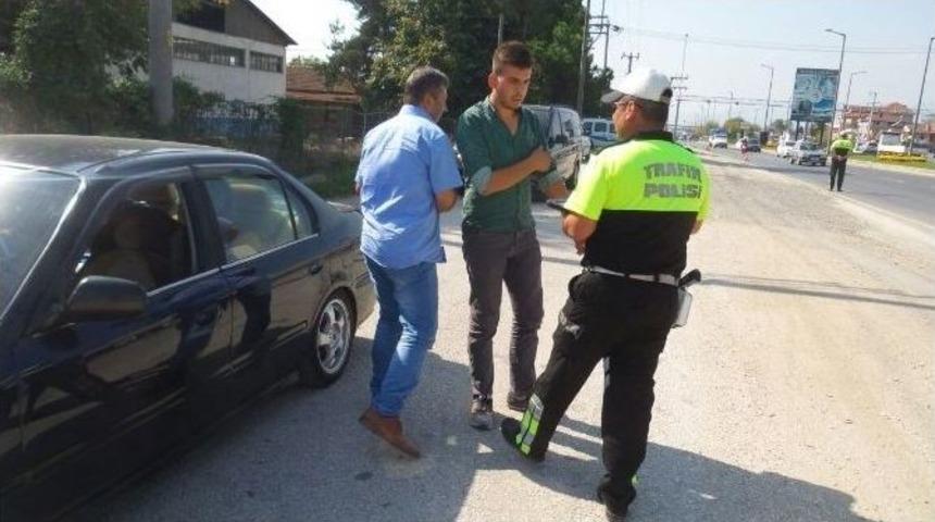 Polisten S&uuml;r&uuml;c&uuml;leri Şaşırtan Uygulama