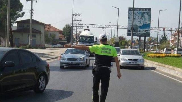 Polisten Sürücüleri Şaşırtan Uygulama