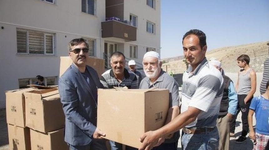 Ahlat Belediyesi İhtiya&ccedil; Sahiplerini Unutmadı