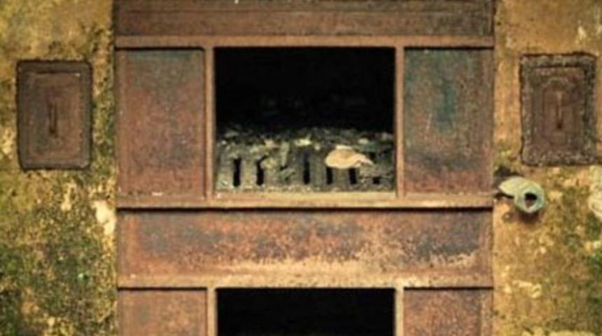 Burada &ouml;l&uuml;m&uuml; beklediler