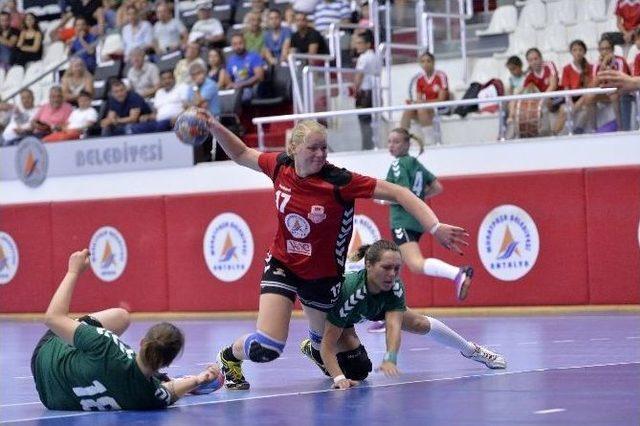 Muratpaşa Belediyespor, Ehf Cup’ta Tur Atladı