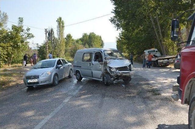 Tokat’ta Trafik Kazası: 4 Yaralı