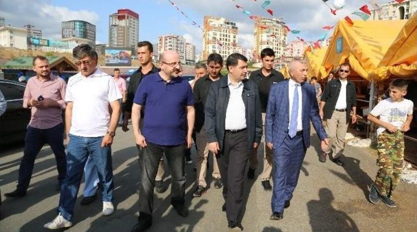 Vali Şahin, Torunuyla Birlikte Hayvan Pazarını Gezdi