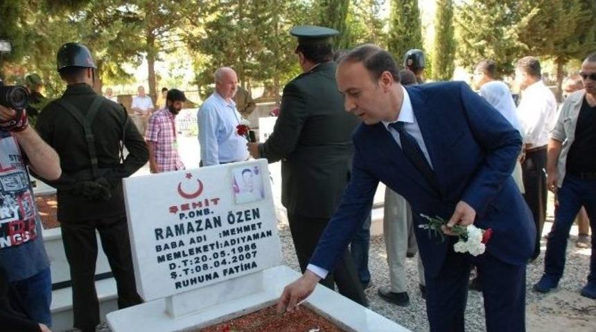 Adıyaman&rsquo;da, Bayram &Ouml;ncesi Şehitlik Ziyareti