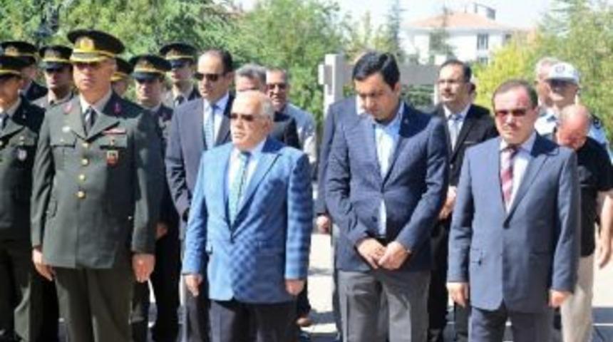 Şehitlikte Duygusal Bayramlaşma