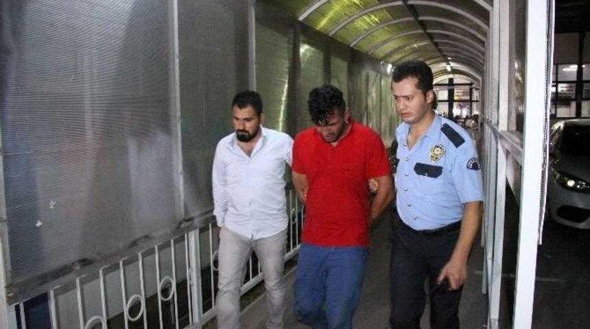 Tecav&uuml;z Etmek İstediği Gen&ccedil; Kızı Sırtından Bı&ccedil;akladı Sonra Koluna Girdi