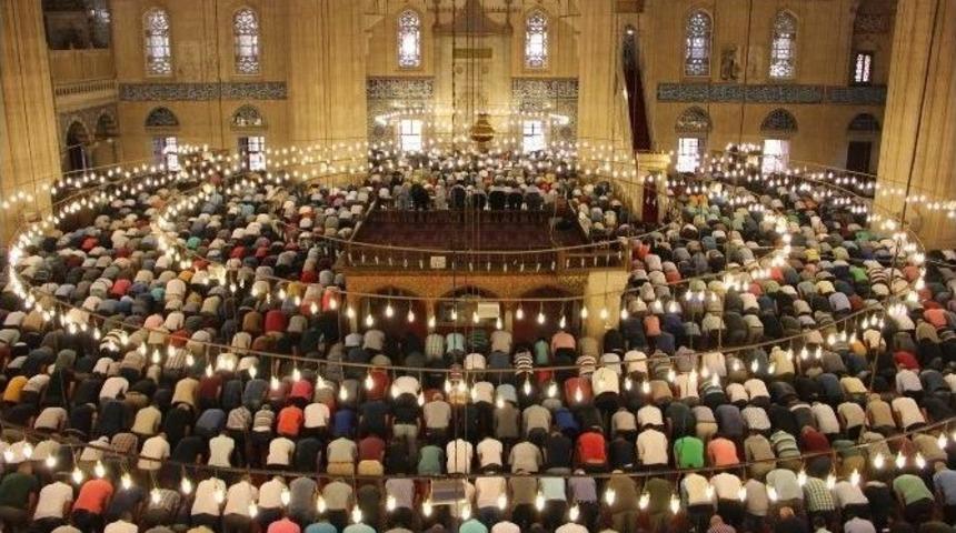 Selimiye Camii Bayram Sabahı Doldu Taştı