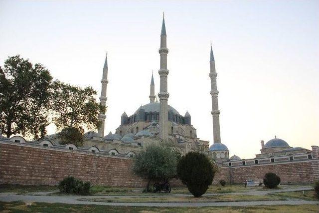 Selimiye Camii Bayram Sabahı Doldu Taştı