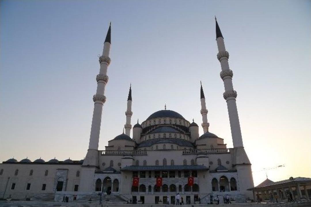 Kocatepe Camii&rsquo;nde Kurban Bayramı Coşkusu