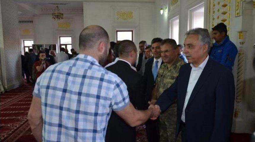 Y&uuml;ksekova&rsquo;da Bayramlaşma