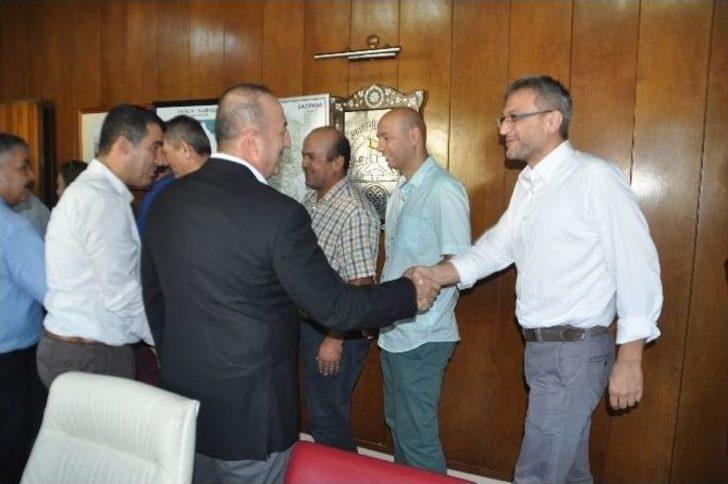 Bakan Çavuşoğlu, Gazipaşa’da Halkla Bayramlaştı G4