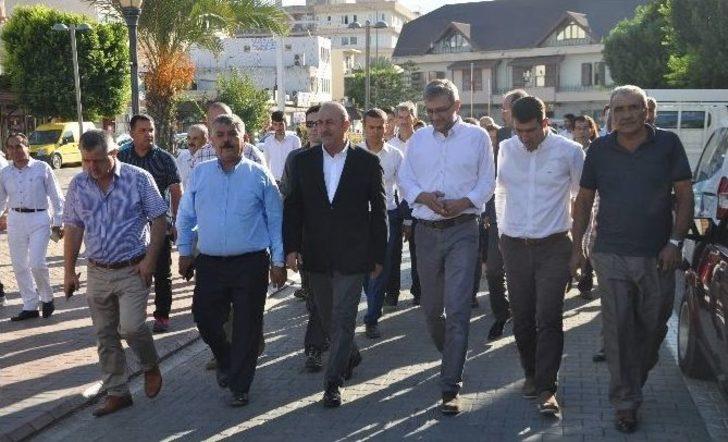 Bakan Çavuşoğlu, Gazipaşa’da Halkla Bayramlaştı G5