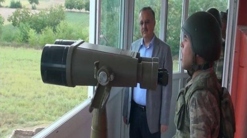 Edirne Valisi &Ouml;zdemir, Hudut Karakollarında N&ouml;bet Tutan Mehmet&ccedil;iklerle Bayramlaştı