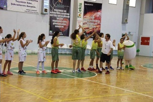 Ekiz Yumurta Foça Basketbol Altyapı Sezonunu Açtı