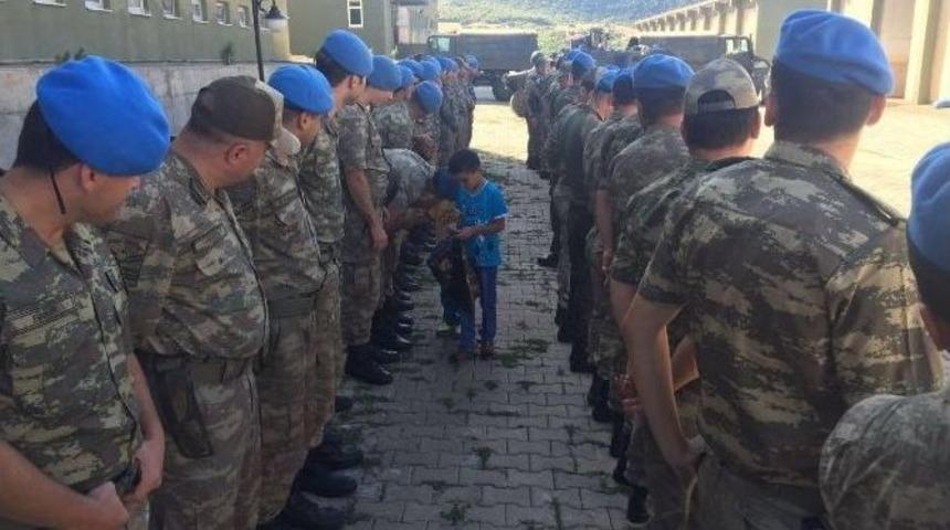 Ailelerinden &Ouml;nce Mehmet&ccedil;iği Ziyaret Ediyorlar