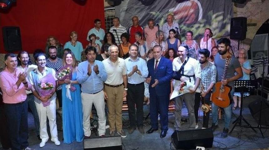 Fo&ccedil;a&rsquo;da Kurtuluş Coşkusu