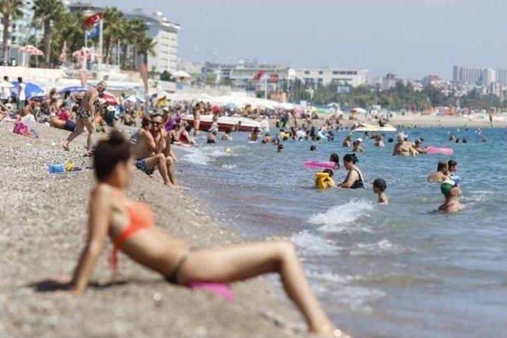 Antalya Bayramı Sahile Taşıdı G3