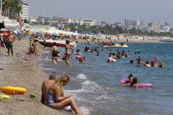 Antalya Bayramı Sahile Taşıdı G5