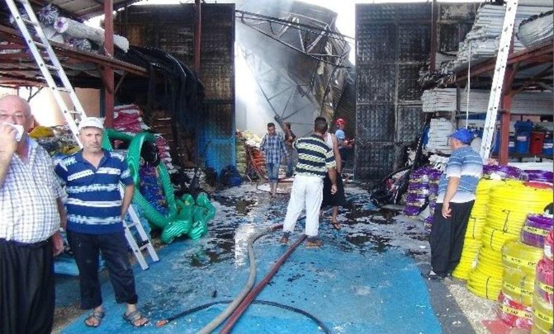 Malzeme Deposu Alev Alev Yandı